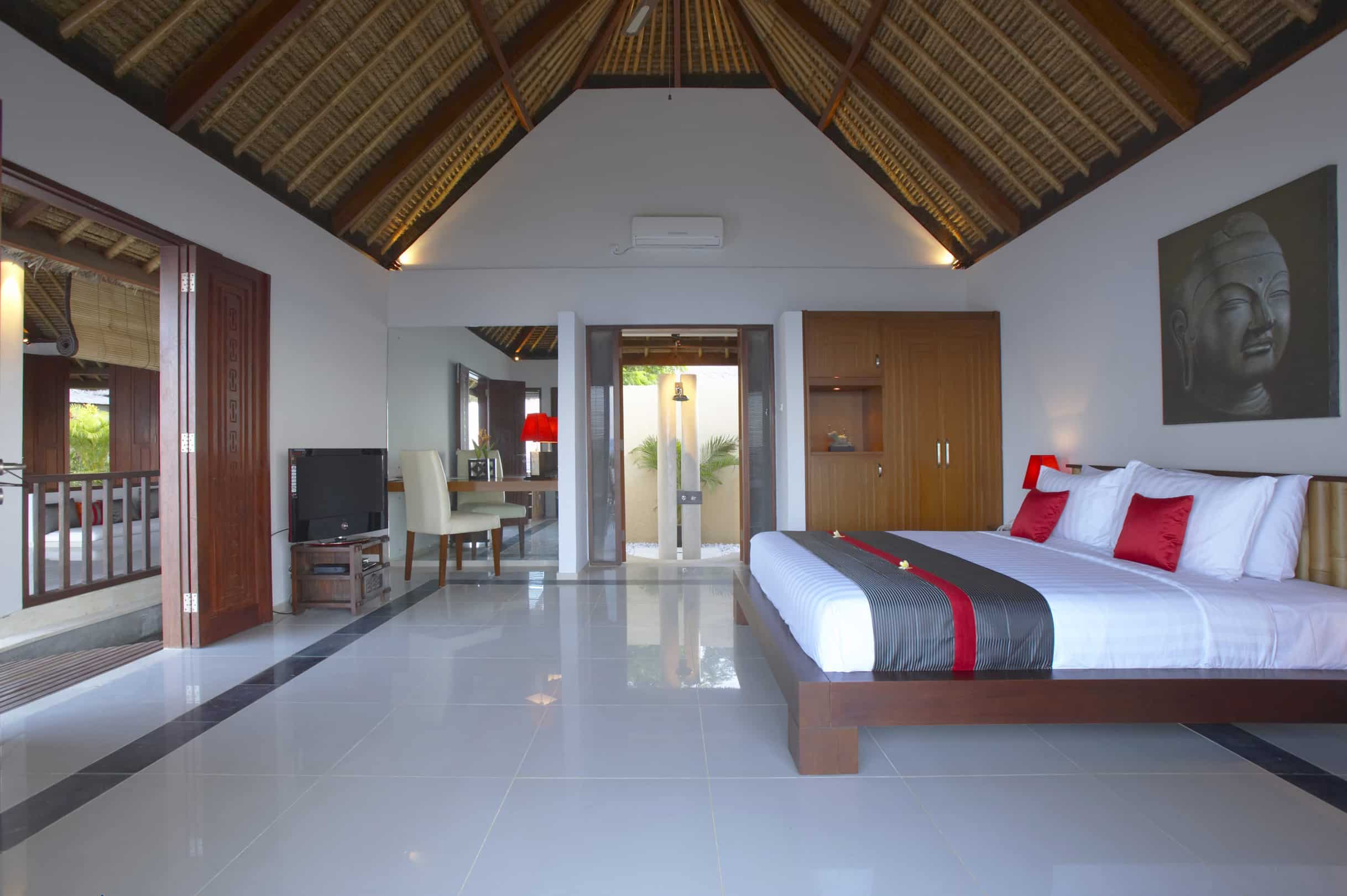 Siddhartha Oceanfront Villa Master Bedroom