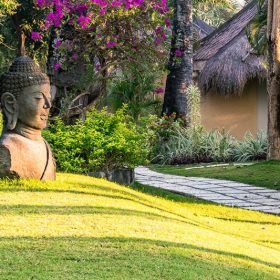 2_Siddhartha_Gardens_Buddha-Statue-1.jpg